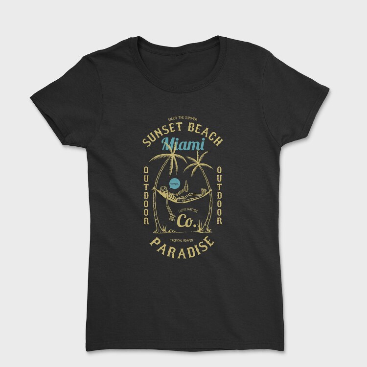 Skull Beach, Women's T-Shirt